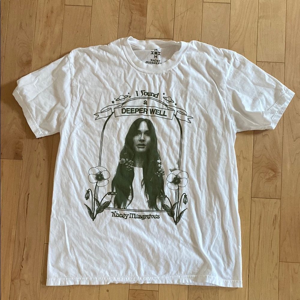 NWOT Kacey Musgraves Deeper Well T-Shirt